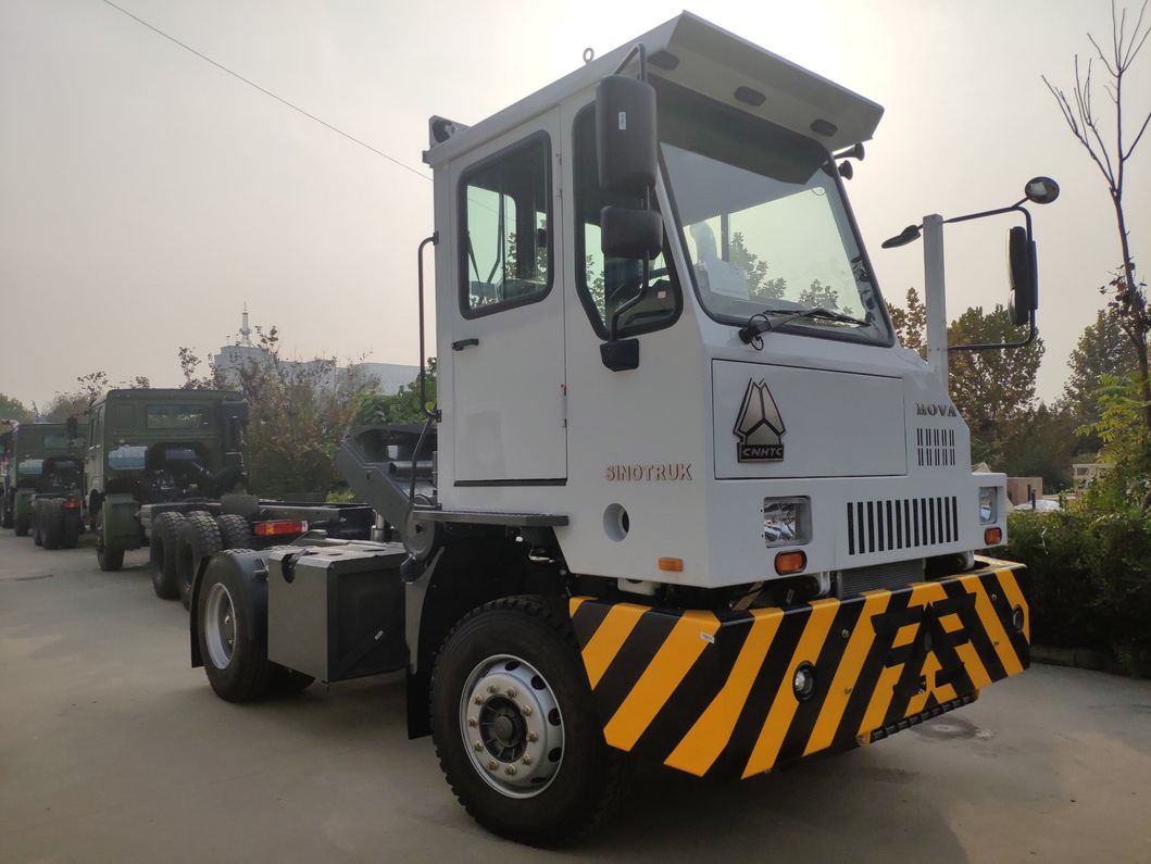 Sinotruk Hova 4X2 Terminal Tractor Heavy Duty Terminal Tractor Wharf Tractor Truck for Port Transportation