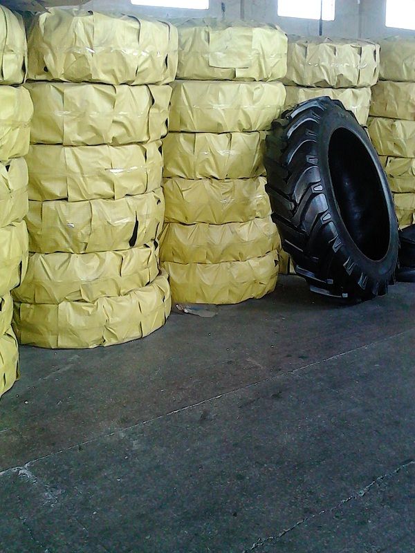 Szie 23.1-26 R2 Pattern Tractor Tire Ued in Areas Like Paddy Field and Dry Land Agricultural Tire