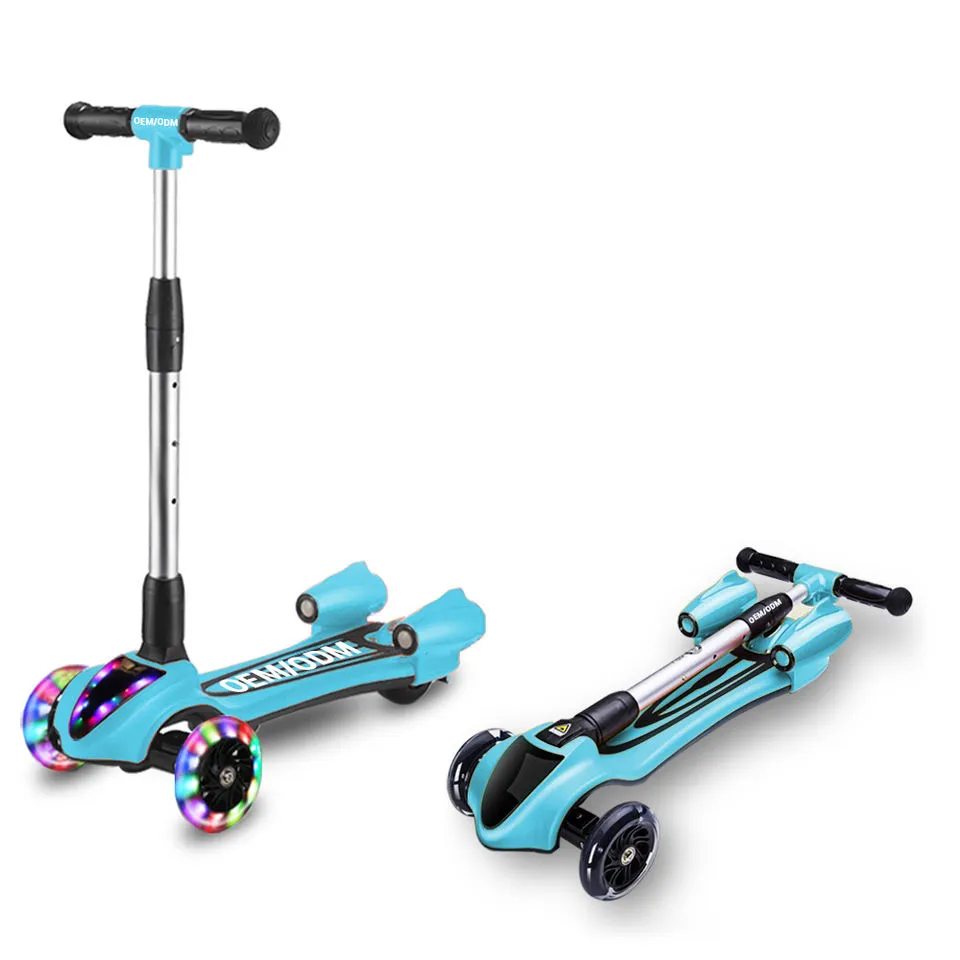 Cool Foldable Light Children′s Electric Three Wheel Spray Children′s Scooter