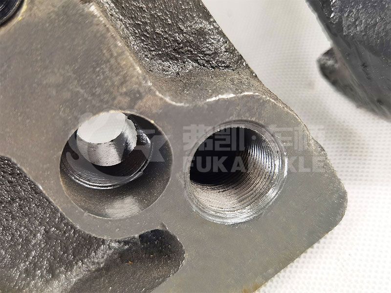 Wg9925525283 Wg9925525285 Leaf Spring Seat for Sinotruk HOWO Truck Spare Parts