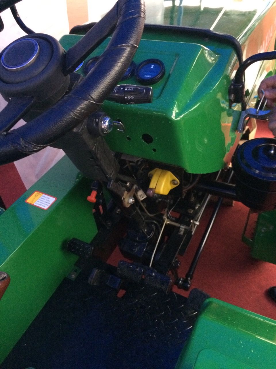 Mini 15HP 2WD Small Garden Tractor