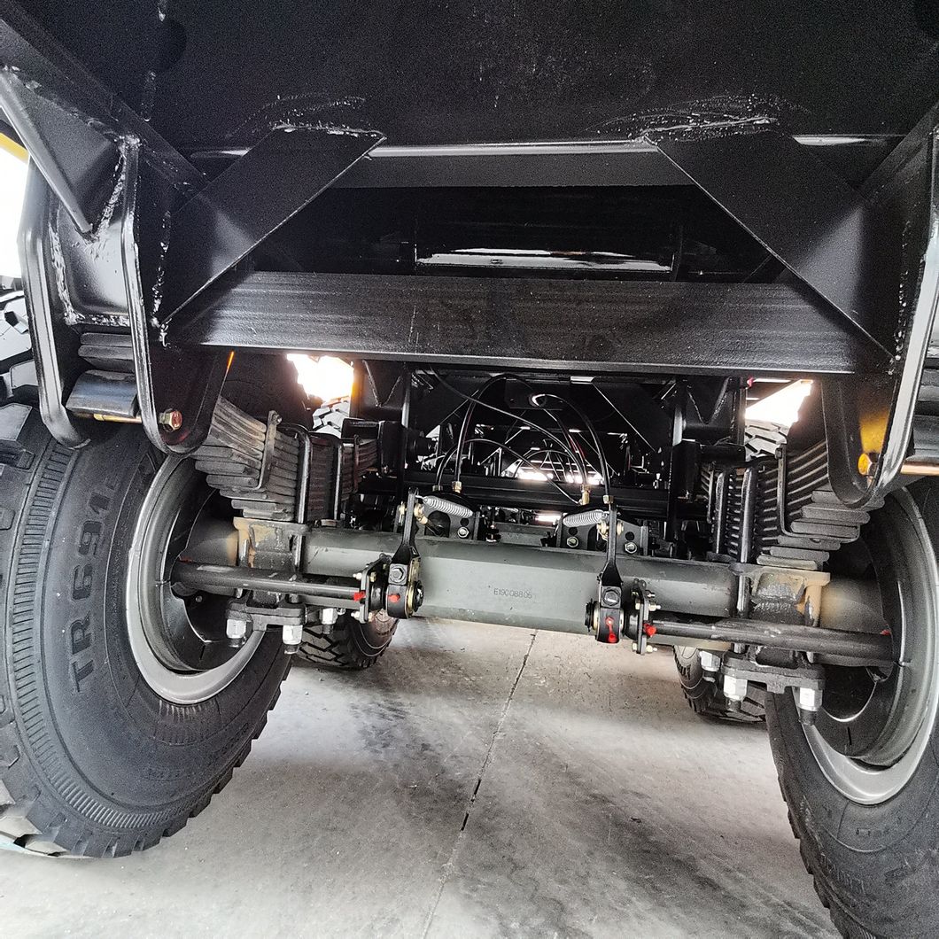 China Manufactory 3 Axles Flat Bed Truck Trailer 20FT 40foot Container Flatbed Semi Trailer with Front Board
