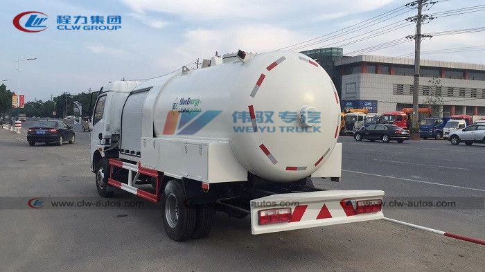 China High Quality Dongfeng 5000L 5cbm 5m3 LPG Tank Truck 2.5mt 2.5tons LPG Filling Delivery Mobile Tanker with Dispenser Machine Cylinder Filling Bobtail Truck