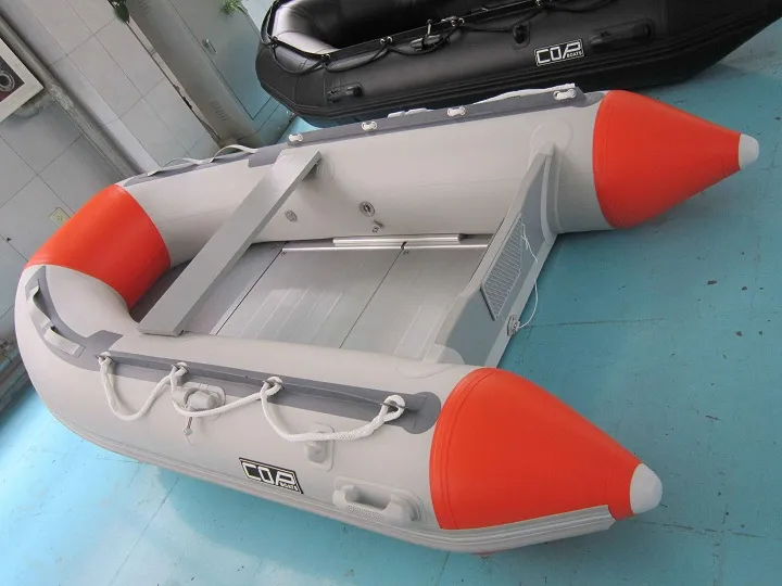 6 Persons Ce Customized Color Inflatable Boat with Motor