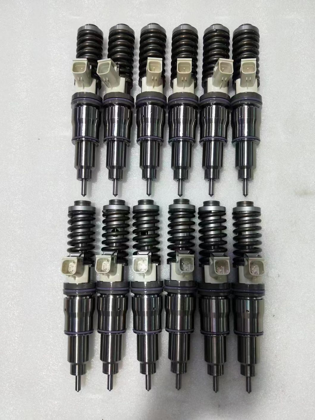 Diesel Common Rail Fuel Injector Denso 095000-0562 6218-11-3100 Is Suitable for Komatsu Engine
