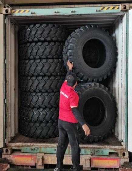 Bias off The Road Loader Grader Scraper Industrial OTR Wheels and Tyres with Pattern G2 / L2 Qh807