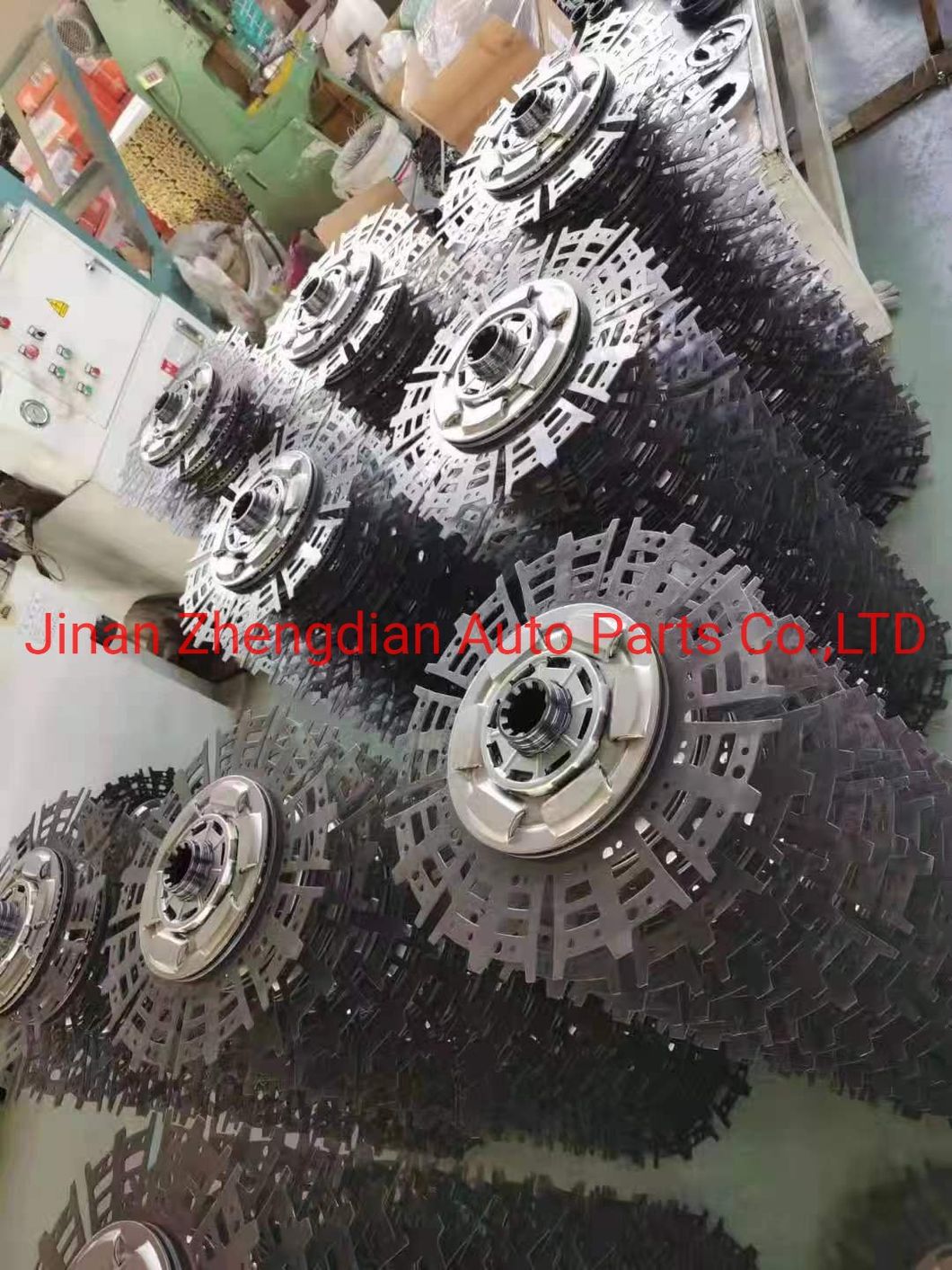 H416100000019 Clutch Disc Clutch Plate Driven Clutch for Beiben Sinotruk HOWO Steyr Sitrak Shacman FAW Foton Auman Camc Dongfeng Truck Spare Parts