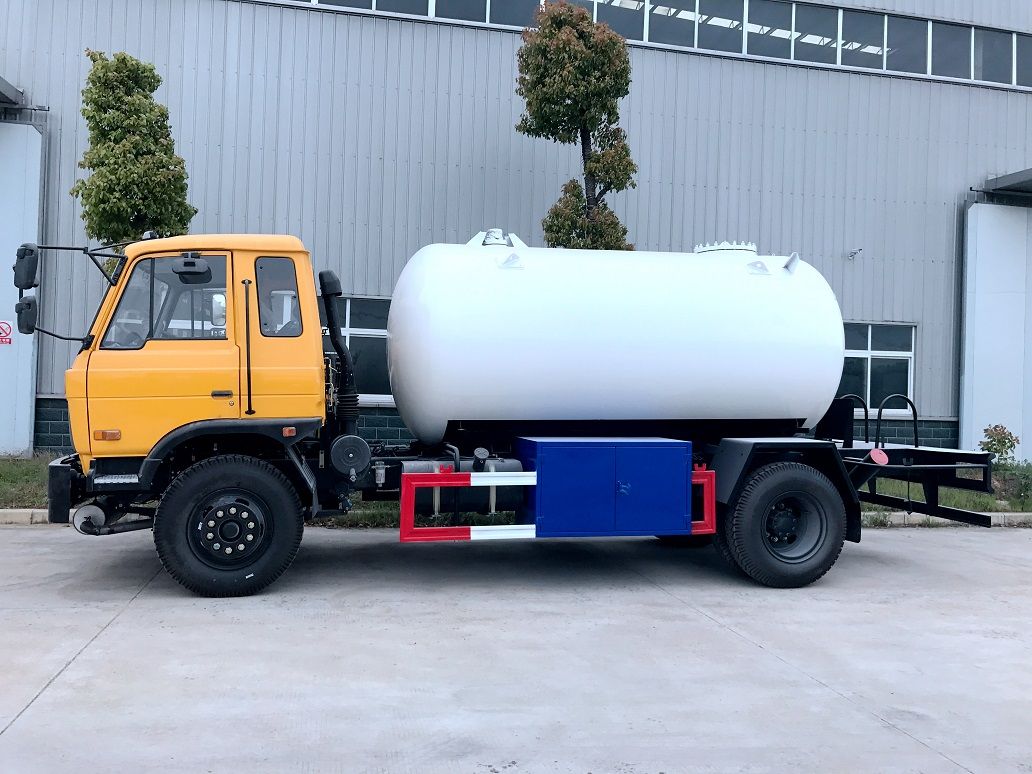 Dongfeng 4X2 10000L LPG Bobtail 10m3 5 Tons LPG Filling Tank Truck