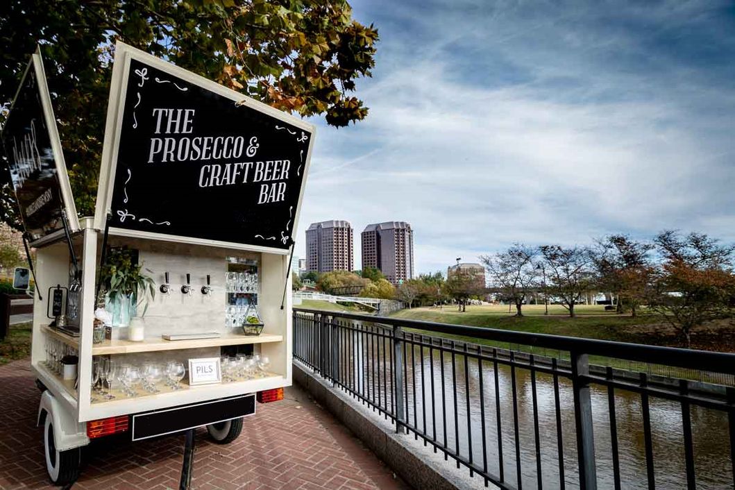 Portable Piaggio Ape Food Truck Bar Mobile Batch Craft Cocktails Outdoor Snack Cold Brew Coffee and Non-Alcoholic Drink Food Cart