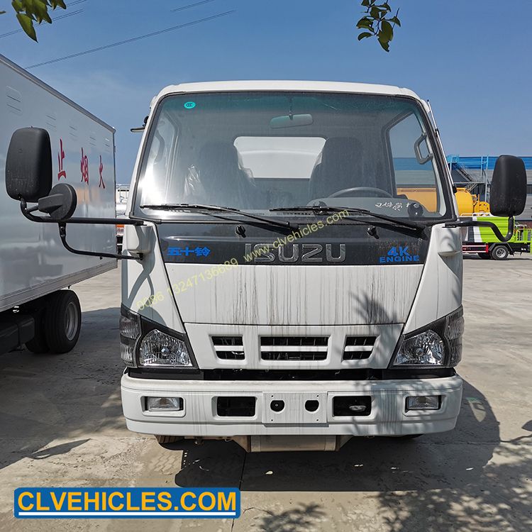 98HP Isu. Zu Small Tanker Truck 3000L Refuel Tanker Truck