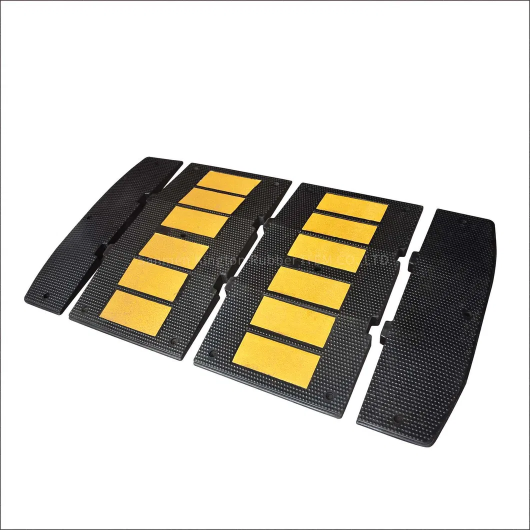 900mm Width Rubber Speed Hump/Bump with 6 Reflective Sheets