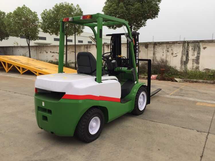 2000kg Gasoline Forklift/Diesel Forklift/ Japan Engine Forklift/LPG Forklift (FG20T)