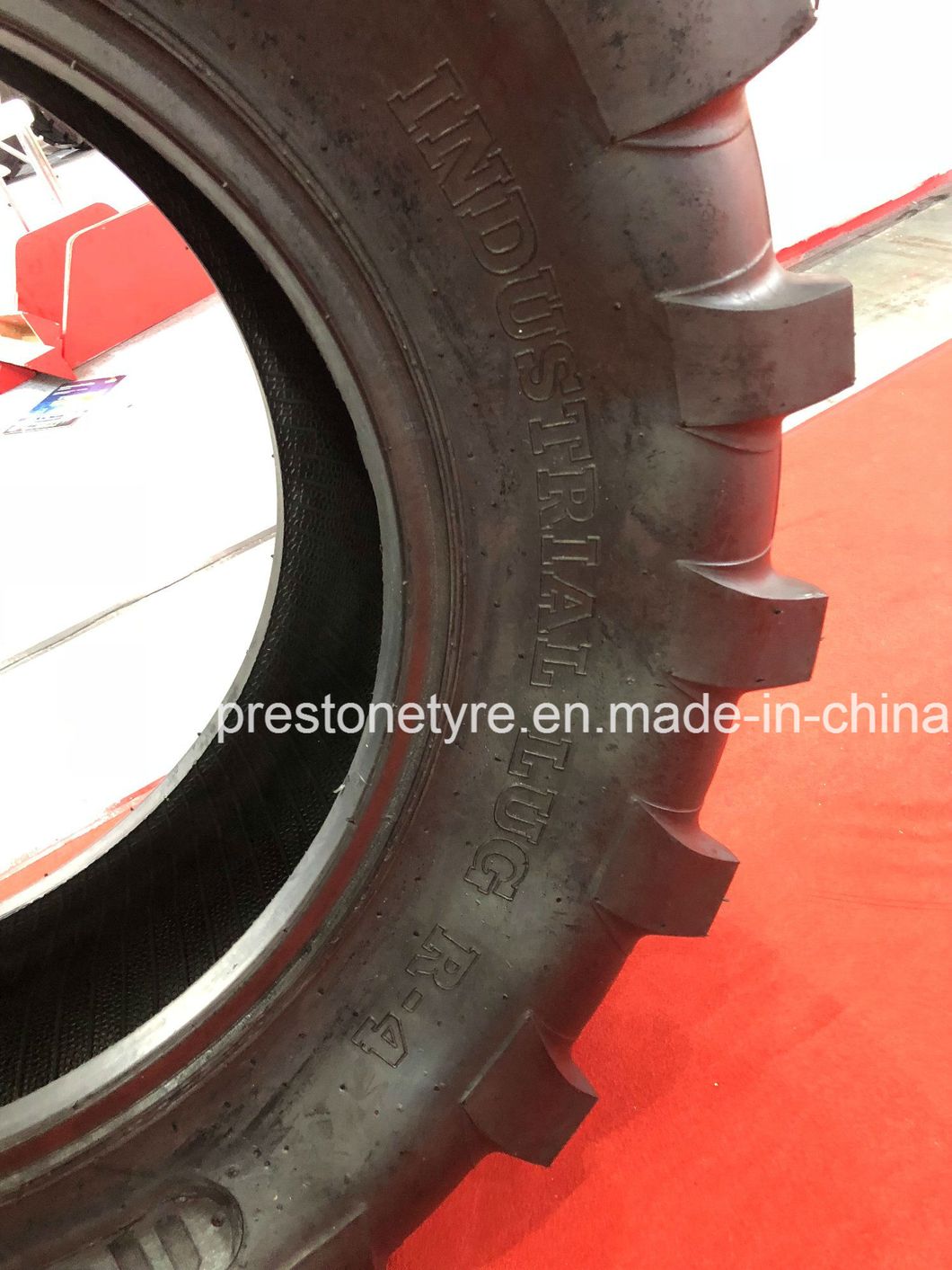 R4 for Agricultural Industrial Implement Vehicles 19.5L-24 17.5L-24 16.9-28 12.5/80-18 Loader OTR Tyres