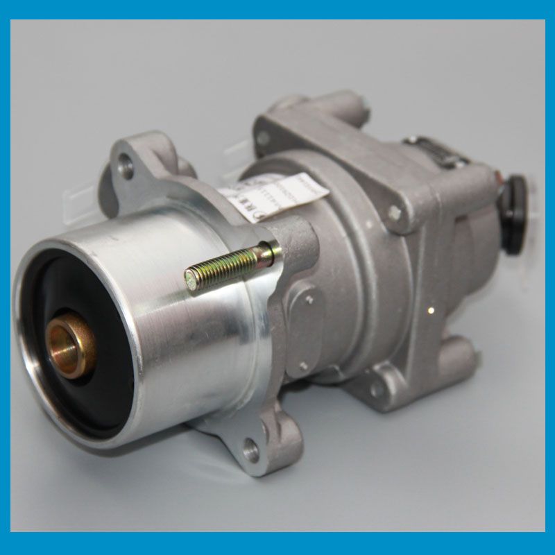 Dz9100360080 Auto Brake Master Cylinder Foot Brake Valve for Shacman Delong F3000 Truck Spare Parts Beiben Sinotruk HOWO Steyr Sitrak FAW Dongfeng Camc Truck