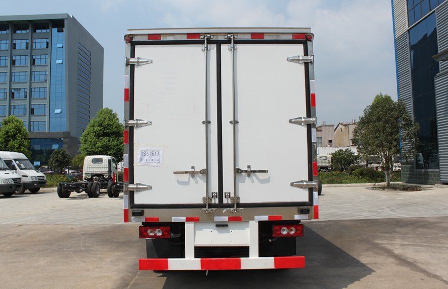 2t 3t 4t Foton Refrigerated Ice Cream/Meat/Fruit/Vegetable/Food/Vaccine Freezer Transport Refrigerator Truck