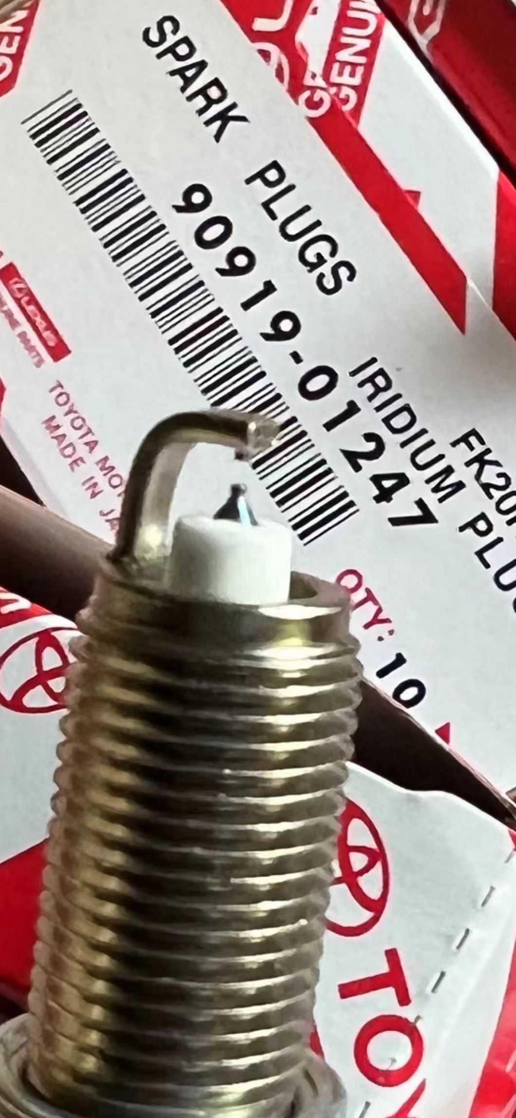 Genuine Quality Auto Parts Factory Price Wholesale Blue Double Iridium Spark Plug 90919-01247 Fk20hr11 for Japanese Car Toyota Camry Highlander Corolla
