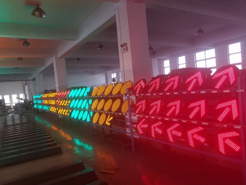 Solar-Powered Movable / Portable Traffic Light with Three Modules
