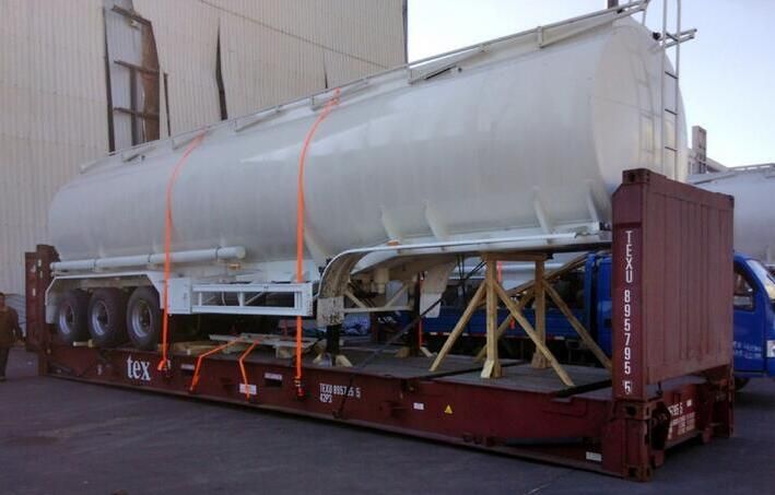 Sinotruk 4X2 Oil Transport with Dispenser Fuel Tank Truck