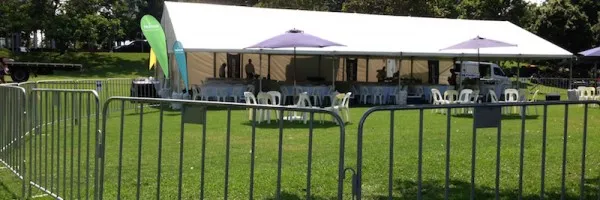Hot-Dipped Galvanized Welded Crowd Control Barriers Fence for Road/Traffic