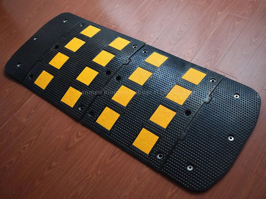 Waterproof Rubber Speed Hump Road Speed Breaker Thickness 50mm for Car Deceleration