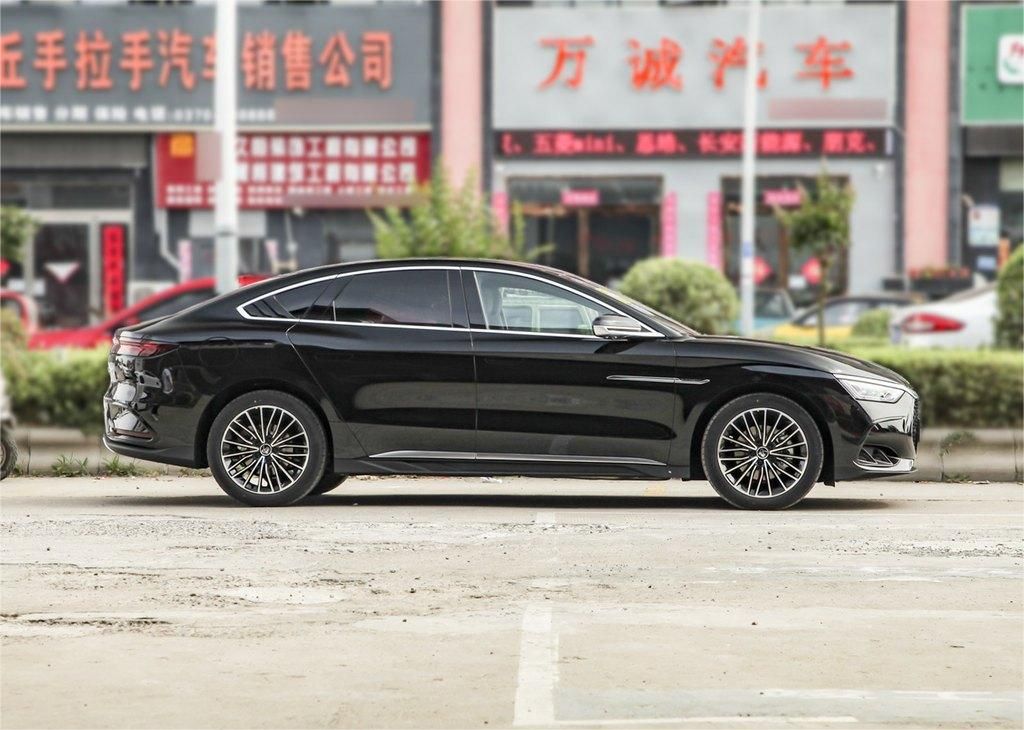 2022 Electric Vehicle SUV Adults Pure Electric Car with 121km Battery Range and 5 Seats