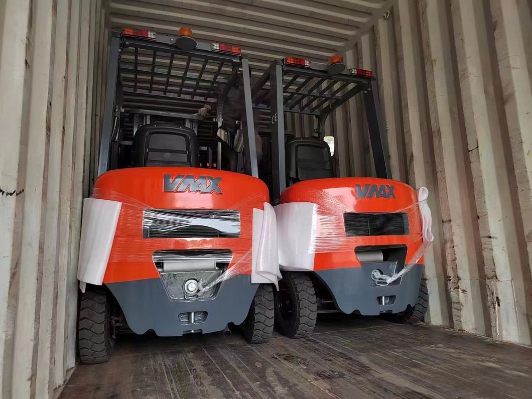China Counterbalance 2.5 Ton Diesel Forklift with Japanese Design
