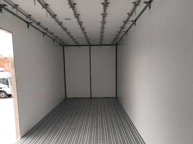 Dongfeng 8X4 10 Meters Thermo King Carrier Refrigerated Box Truck for Food