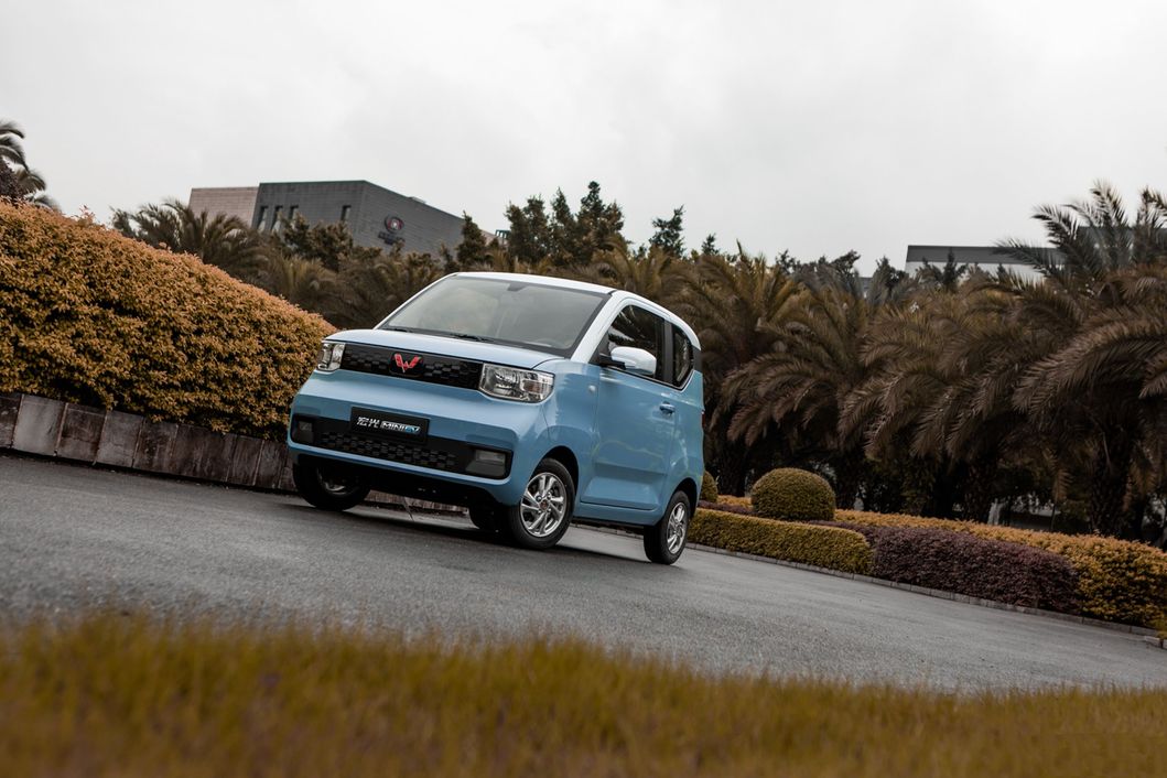 2023 Wuling Mini EV New Energy Electric Car Made in China High Quality Adult Driving Used Electric Car