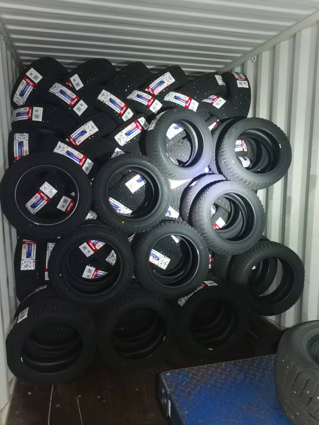 Zeta/Pace Brand Snow Ice Spike Studable Mud Van All Terrain Truck PCR Winter Summer Passenger Car Tire Mt at 4X4 275/60r20255/55r18225/55r19 Semi Radial