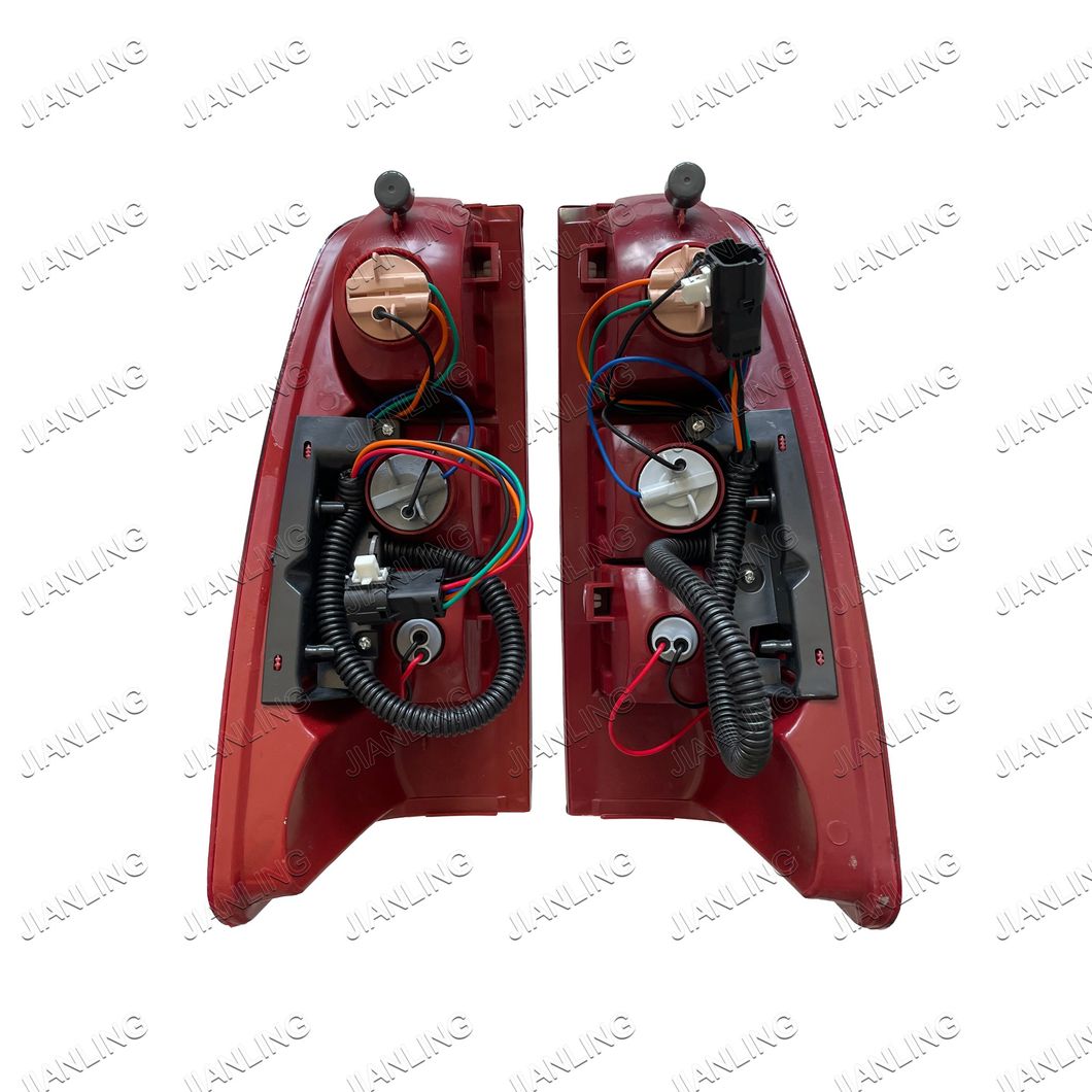 Auto Parts Car Accessories Pickup Halogen Tail Light Car Back Lamp Lights Taillamp for Isuzu Pickup Dmax 2006