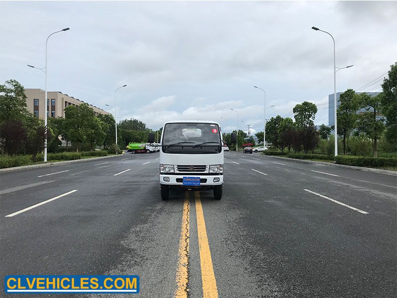 Clw 2m3 Small Back Cap Entirely Opened Sewage Suction Truck