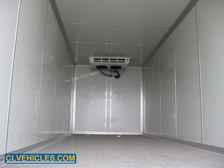 Foton 4X2 Right Hand Drive Small Refrigerator Truck 2 Tons Ice Cream Truck