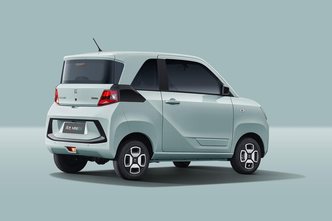 High Quality Chinese Electric Car Fengguang Mini EV Sweet with a Speed of 100km/H New Electric Car in 2023