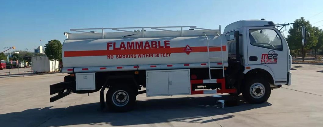 Sinotruk HOWO 4000L Stainless Steel Water Tank Transport Truck