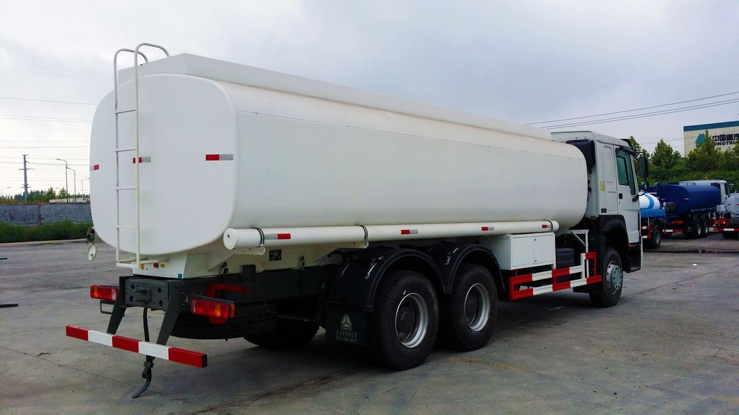 Sinotruk HOWO Water Truck with 25 Cbm Tank