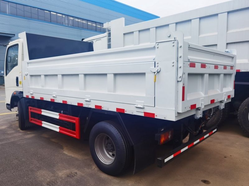 Sinotruk HOWO Light Small 3tons Left Rubber LHD Right Hand Drive Rhd 4tons 5tons 6tons Tipper Dump Truck