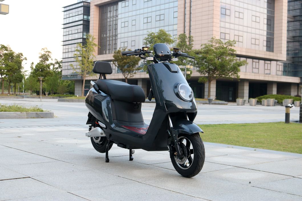 1500W with 72V Battery Has High Speed and Long Distance Electric Motorcycle