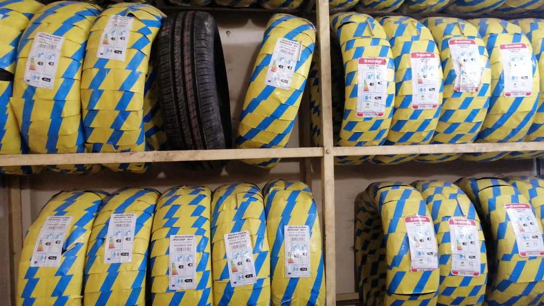 Passenger Car Tyre, Tire with All Certificate Light Truck Tire 215/70r17.5 7.50r16lt 7.00r16lt 6.50r16lt