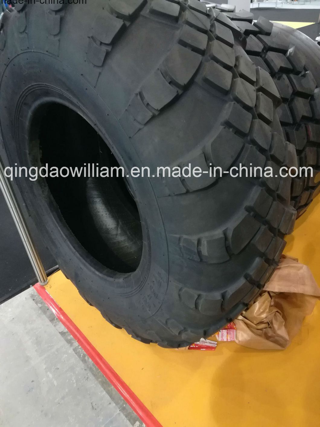 Military Truck Tyre 20.5-25 E2 Pattern