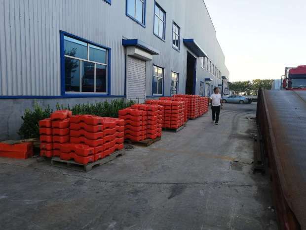 Hot Selling 6&prime; X 8&prime; FT Temporary Fence with Clamp Galvanized Temporary Fence with Post Base Temporary Fence Stand