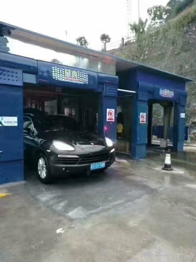 Car Wash Machine with Brush Type Automatic Car Washer