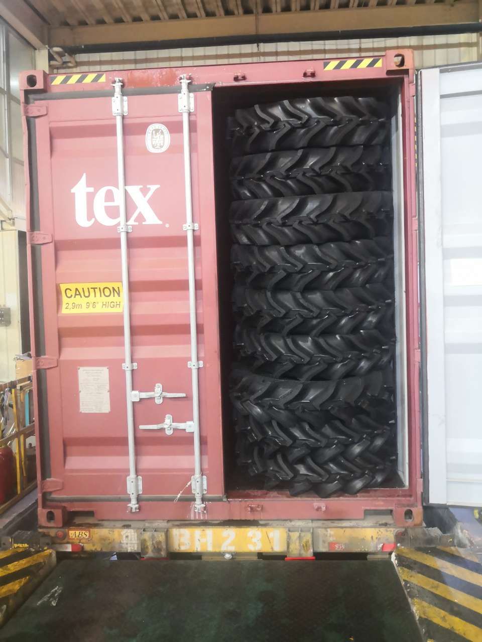 13.6-24 Agricultural Tire R-2 Deep Pattern
