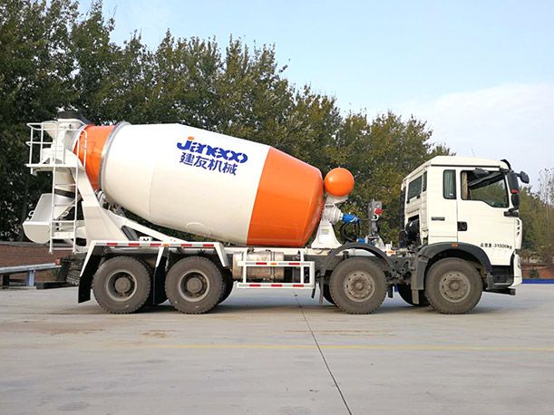 China Shantui Mixer Truck Self Loading Mobile Concrete Mixer Machinection