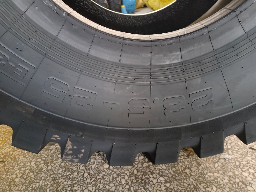 2022 Popular Pneu OTR Tyre Pneu E3l3 Pattern 20.5 25 23.5 25