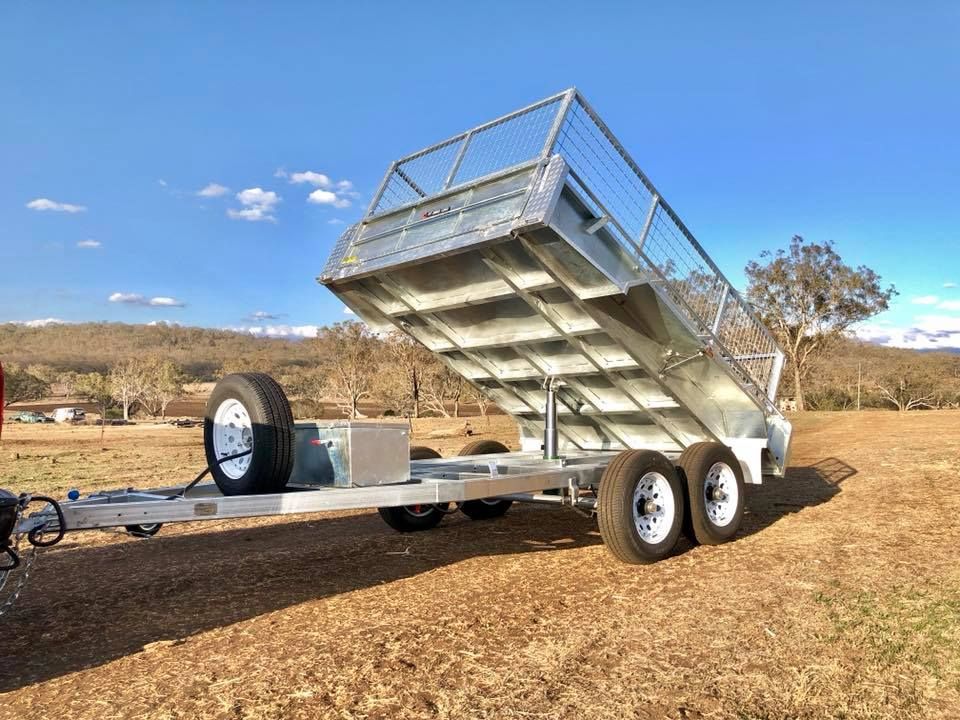 Hot Dipped Galvanized Semi Trailer Double Axle Box /Cage/Farm Trailer