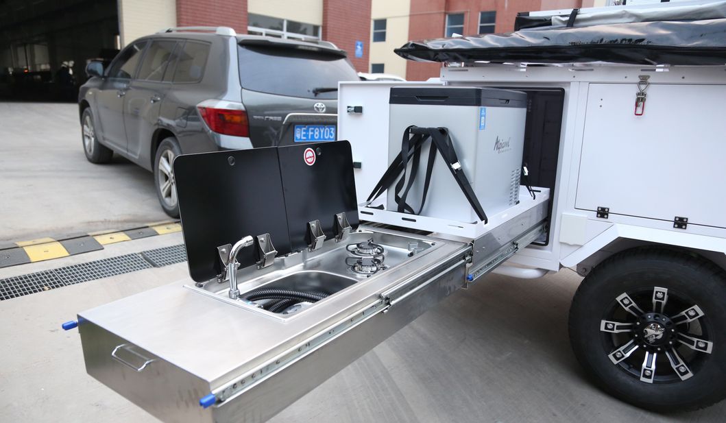 Manley RV Lightweight Camper Homelike off Road Travel Trailer with Rooftop Tent