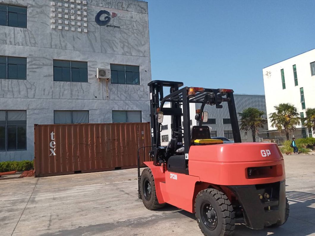 Le Japon a Utilise Le Chariot Elevateur Diesel 5 Tonnes a Vendre, Le Chariot Elevateur Diesel Komatsu D&prime; Occasion Fd50 Abas Prix