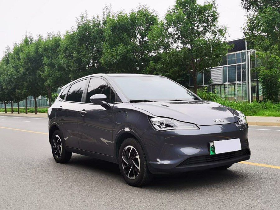 Hot Selling Luxury Simple Nezha V New Energy Electric Car Pure Electric SUV Chinese Cheap Electric Car