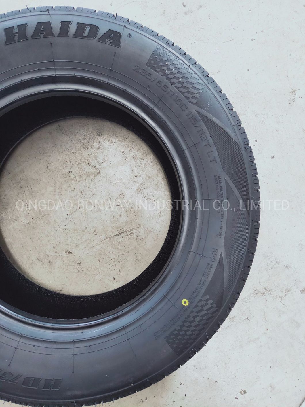 Haida Winter Car Tire Snow Car Tire 225/65r17 M+S V Design Good Peformance with Snow Flake Design HD677 (285/60R18 185/65R15 175/70R13 195/65R15 215/65R16)