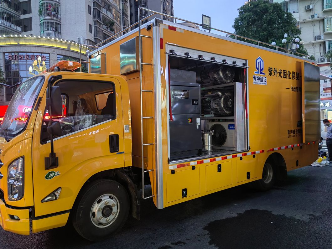 Underground Pipeline Maintenance Vehicle Trenchless Repair Technology for Underground Pipelines UV-Cipp